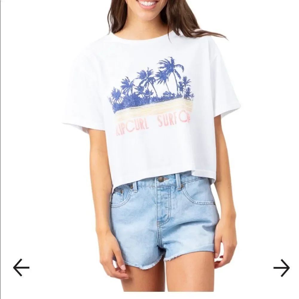 Rip Curl breeze crop graphic tee.    Med